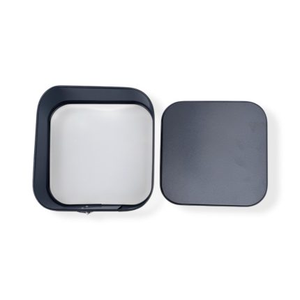 Αντικολλητική ορθογώνια φόρμα για κέικ 22x22x6,7cm με κλείδωμα -klarakis